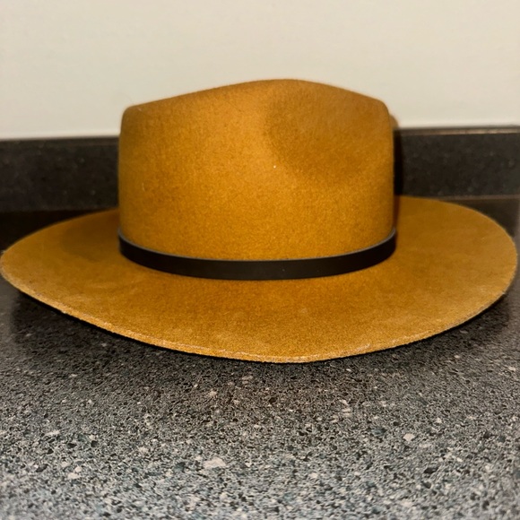 Gigi Pop Monroe Rancher - Picture 3 of 5